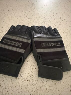 Harley-Davidson Black Fingerless Motorcycle Gloves with Reflective Stripes